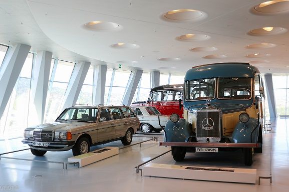 Stuttgart Bawü Mercedes Museum Ausstellung